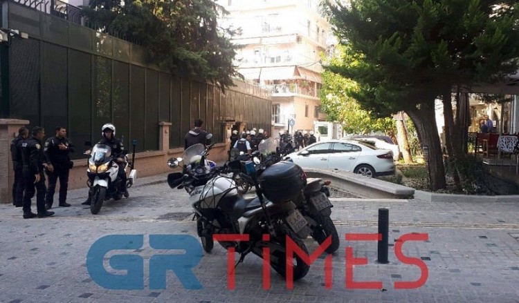 «Εισβολή» αντιεξουσιαστών στο προξενείο της Τουρκίας στη Θεσσαλονίκη (βίντεο)