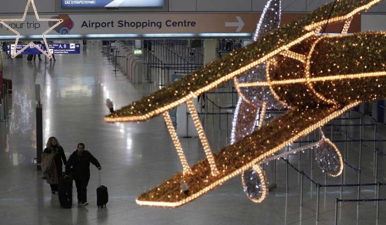 Χριστουγεννιάτικα έθιμα της Αλεξανδρούπολης, ποντιακοί χοροί και κάλαντα στο αεροδρόμιο της Αθήνας
