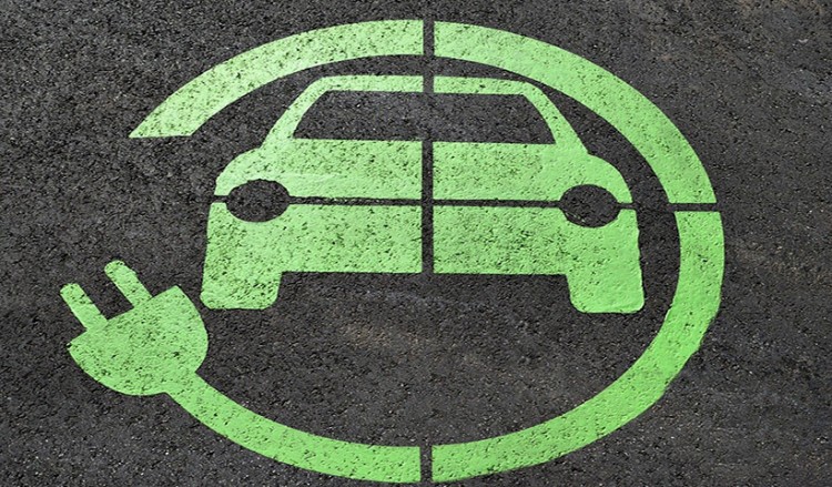 Ηλεκτροκίνητα οχήματα - επιδότηση: Απορρόφηση 1 εκατ. ευρώ σε 18 ώρες