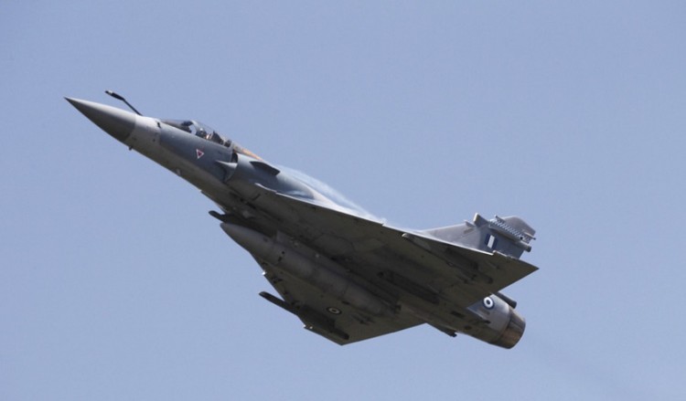 Εικονική αερομαχία στο Αιγαίο: Ελληνικό Mirage καταδιώκει τουρκικό F-16 (βίντεο)