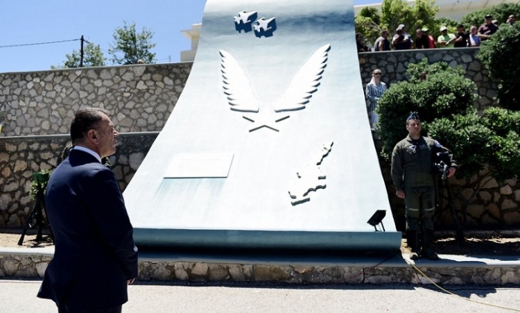Εκδηλώσεις τιμής και μνήμης για τον ήρωα σμηναγό Κωνσταντίνο Ηλιάκη στην Κάρπαθο (φωτο)