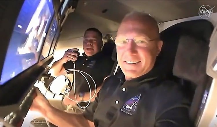 Στον ISS το διαστημόπλοιο SpaceX του Έλον Μασκ και της NASA (βίντεο)