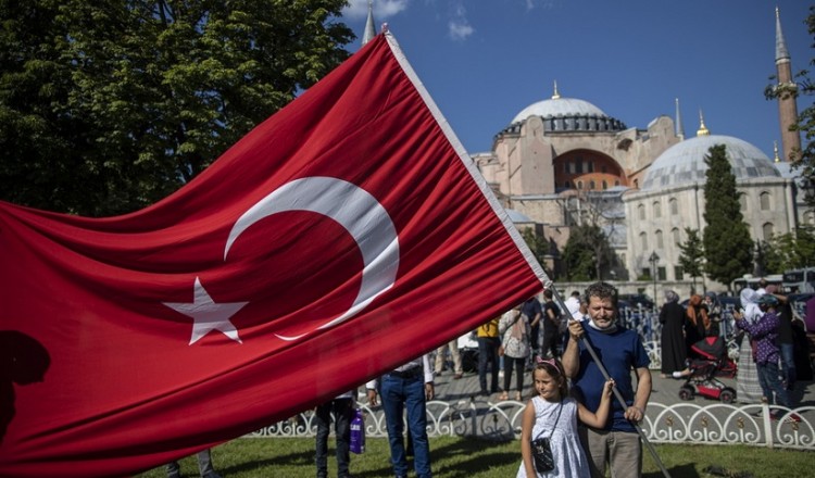 Εύξεινος Λέσχη Θεσσαλονίκης: Να επιβληθούν αυστηρές κυρώσεις στην Τουρκία για την Αγία Σοφία