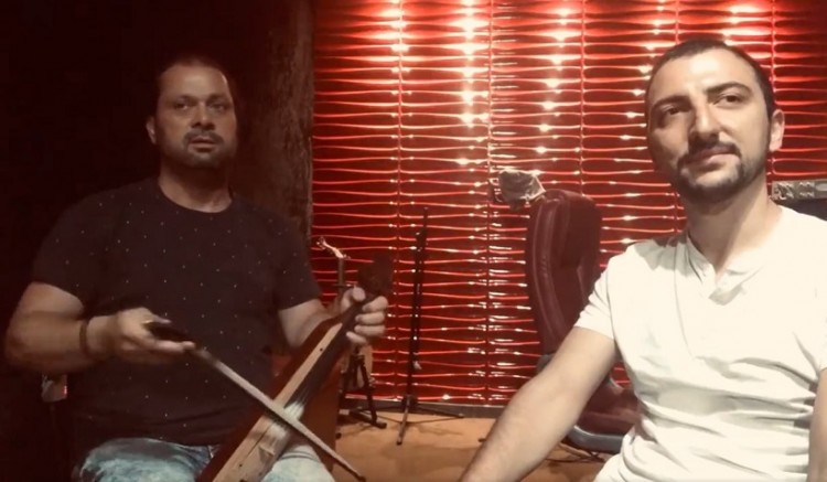 Μπάμπης Κεμανετζίδης και Χρήστος Καλιοντζίδης περνούν τις καλοκαιρινές τους διακοπές στο στούντιο (βίντεο)