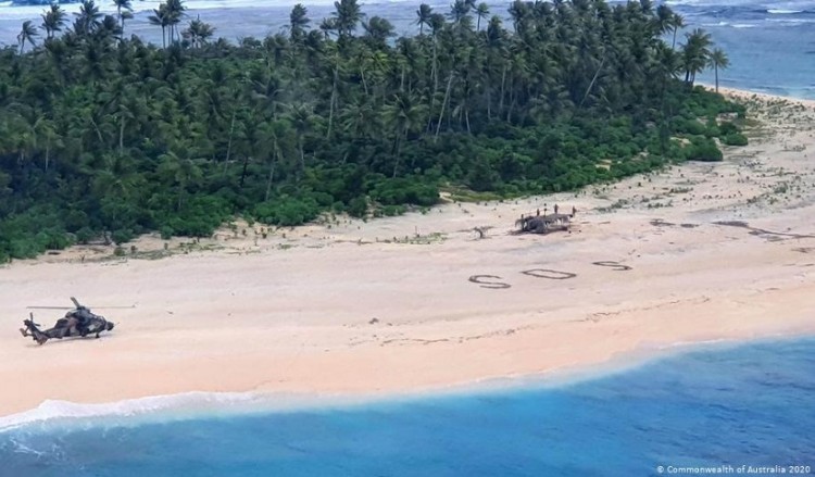 Ναυαγοί σε νησί του Ειρηνικού σώθηκαν χάρη στο SOS στην άμμο! (βίντεο)