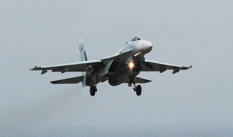 Ρωσικό μαχητικό Su-27 αναχαίτισε τρία αεροσκάφη των ΗΠΑ και της Βρετανίας