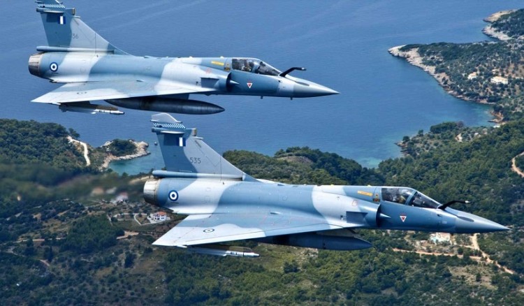 Ελληνικά F-16 συνοδεύουν αμερικανικά βομβαρδιστικά B-52, στο πλαίσιο της επιχείρηση «Hook» (φωτ. αρχείου: geetha.mil.gr)