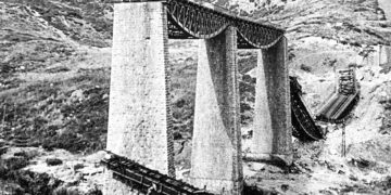 Η κατεστραμμένη γέφυρα στον Γοργοπόταμο