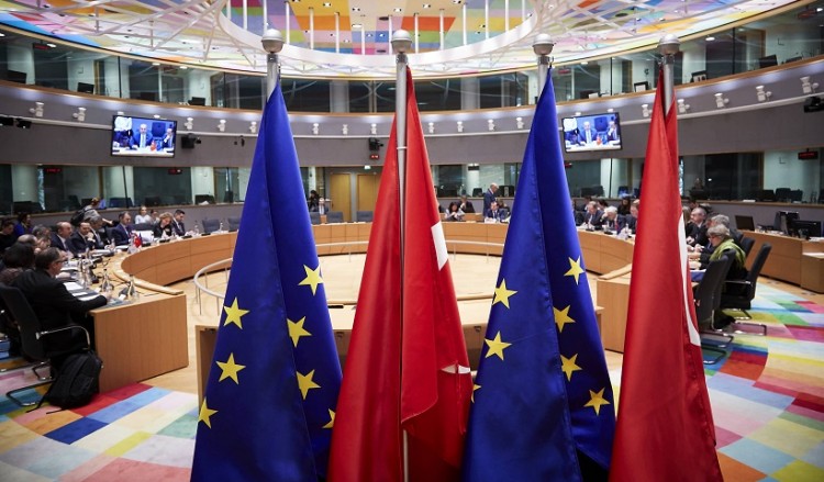 Ευρωπαϊκή Ένωση: Καταδίκη για τις τουρκικές ενέργειες, διφωνία για τις κυρώσεις