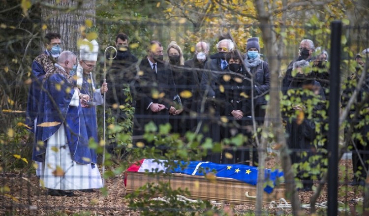 Γαλλία: Κηδεύτηκε ο Βαλερί Ζισκάρ ντ' Εστέν (φωτο)