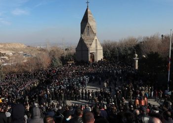 Εικόνα από την Πορεία Μνήμης του αρμενικού λαού προς τιμήν των στρατιωτών που έπεσαν στο Ναγκόρνο Καραμπάχ (φωτ.: EPA /VAHRAM BAGHDASARYAN / PHOTOLURE MANDATORY CREDIT)