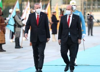 Ο Ταγίπ Ερντογάν με τον Ερσίν Τατάρ στην Άγκυρα (φωτ.: EPA / Turkish President Office)
