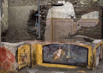 Στο «Θερμοπωλείο» βρέθηκαν εξαιρετικά καλά διατηρημένες τοιχογραφίες που περιγράφουν τα προς πώληση γεύματα (φωτ.: EPA/ Parco Archeologico di Pompei/ HANDOUT)