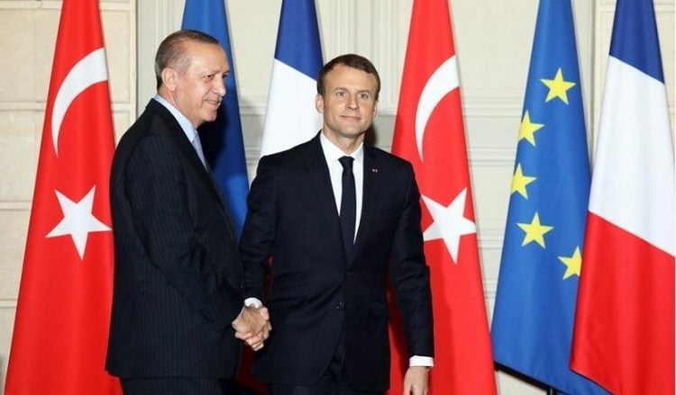 Ερντογάν και Μακρόν σε συνάντηση που είχαν στο Παρίσι (φωτ.: EPA / Ludovic Marin)