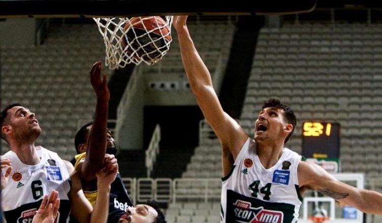 Εικόνα από το Παναθηναϊκός - ΑΕΚ για την 11η αγωνιστική του πρωταθλήματος της Basket League (φωτ.: ΑΠΕ-ΜΠΕ / Γεωργία Παναγοπούλου)
