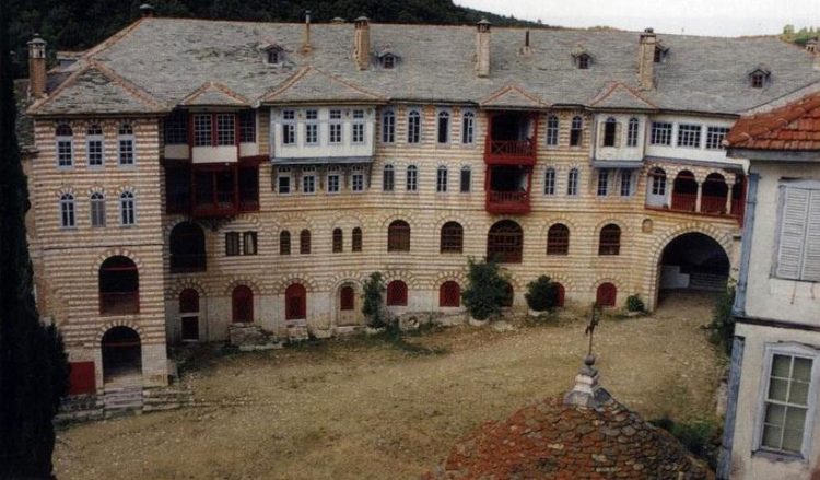 Εικόνα από τμήμα της Μονής Χιλανδραρίου στο Άγιον Όρος (φωτ. αρχείου: ΑΠΕ-ΜΠΕ / ΚΕΔΑΚ)
