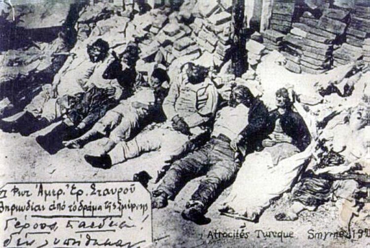 Εικόνα από τη σφαγή στη Σμύρνη, το 1922 (φωτ.: Αμερικανικός Ερυθρός Σταυρός)