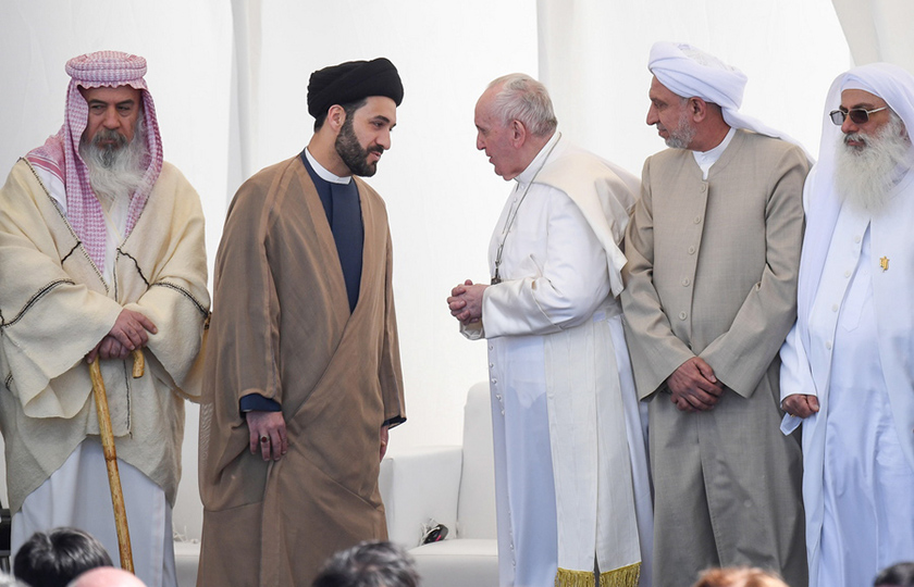 Ιστορική επίσκεψη του Πάπα Φραγκίσκου στο Ιράκ – Μηνύματα και χείρα φιλίας