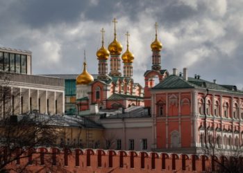 Άποψη του κτηριακού συγκροτήματος του Κρεμλίνου, στη Μόσχα (φωτ.: EPA/YURI KOCHETKOV)