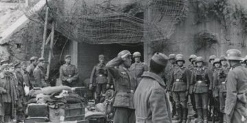 Φωτογραφία-ντοκουμέντο λίγο μετά την παράδοση του οχυρού Ρούπελ στις 10 Απριλίου 1941, την επομένη μέρα της συνθηκολόγησης (πηγή: roupel.gr)