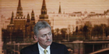 Ο εκπρόσωπος του Κρεμλίνου Ντμίτρι Πεσκόφ (φωτ.: EPA / Yuri kochetkov)
