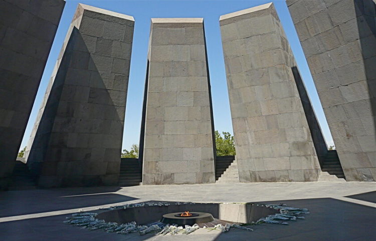 Το μνημείο Γενοκτονίας στο Γερεβάν (φωτ.: Rita Willaert/ flickr)