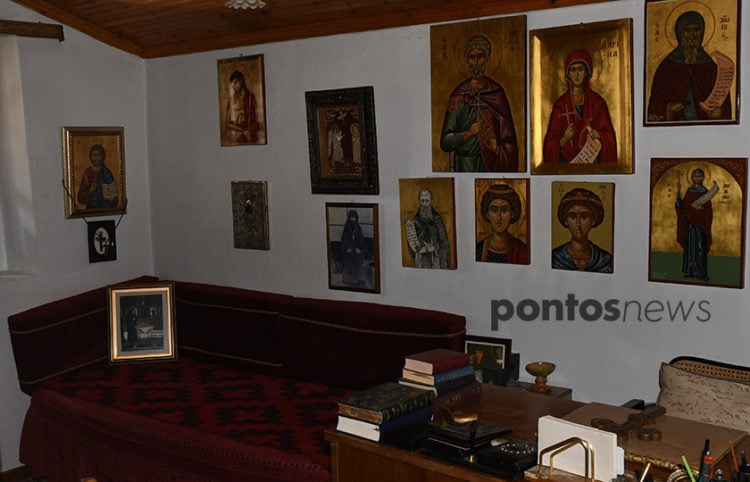 Το γραφείο του Αγίου Γεωργίου Καρσλίδη στη Μονή Αναλήψεως του Σωτήρος (φωτ.: Φίλιππος Φασούλας)