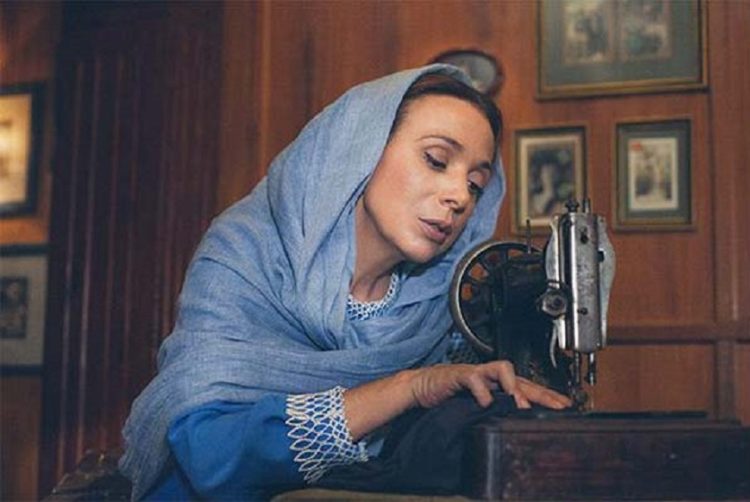 Η Χριστίνα Αλεξανιάν στην παράσταση «Τα τετράδια της Ανζέλ Κουρτιάν»