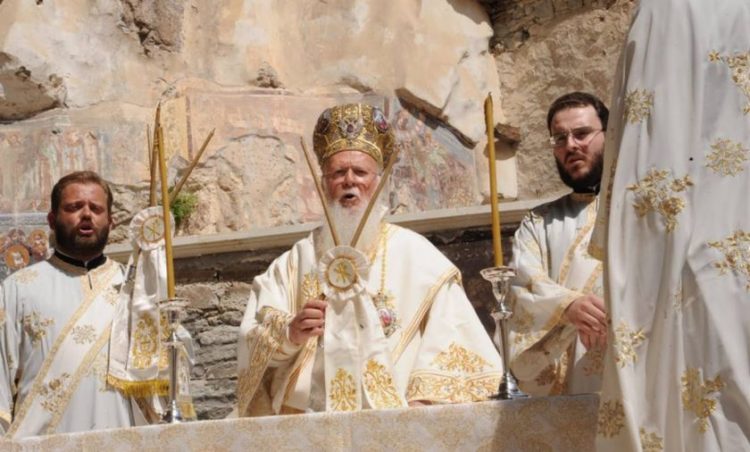 Ο Οικουμενικός Πατριάρχης κ.κ. Βαρθολομαίος σε προηγούμενη λειτουργία στη Μονή Παναγίας Σουμελά στην Τραπεζούντα
