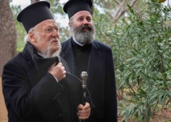 Ο Οικουμενικός Πατριάρχης Βαρθολομαίος με τον Αρχιεπίσκοπο Αυστραλίας Μακάριο (φωτό:Mark.Petropoulos/Australia)