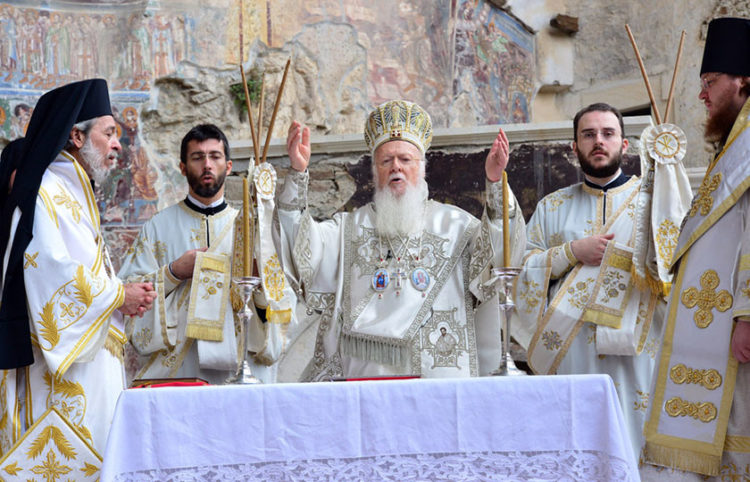 Ο Οικουμενικός Πατριάρχης στην Παναγία Σουμελά στον Πόντο τον Δεκαπενταύγουστο του 2013 (φωτ.: ΑΠΕ-ΜΠΕ / Δημήτρης Πανάγος)