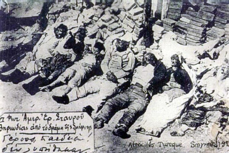 Θύματα στην προκυμαία της Σμύρνης το 1922 (φωτ.: el.wikipedia.org)