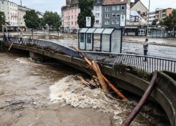 Βιβλικές καταστροφές στη Γερμανία από τις πλημμύρες (φωτό:amna/ΑΠΕ-ΜΠΕ)