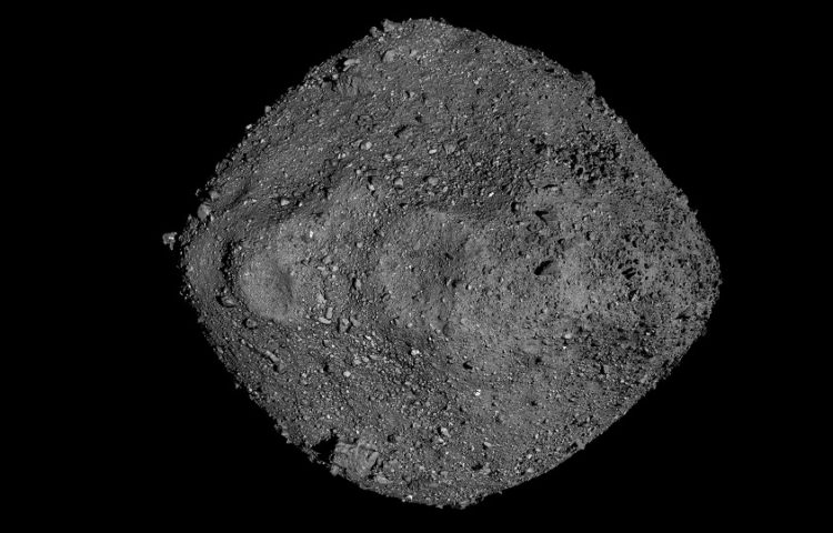 Απεικόνιση του αστεροειδή Bennu που δημιουργήθηκε με τα δεδομένα από το διαστημικό όχημα OSIRIS-REx της NASA, το οποίο βρισκόταν πολύ κοντά του επί δύο χρόνια(Φωτ.: NASA/Goddard/University of Arizona)