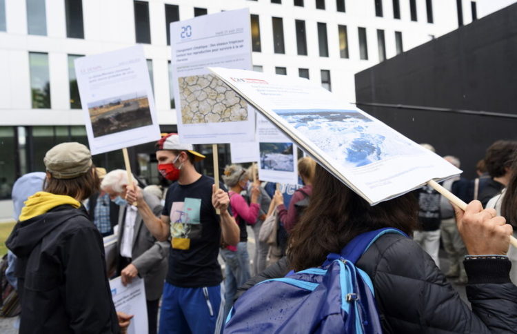 Διαμαρτυρίες για το κλίμα από το 2020 (φωτ.: EPA/ Laurent Gillieron)