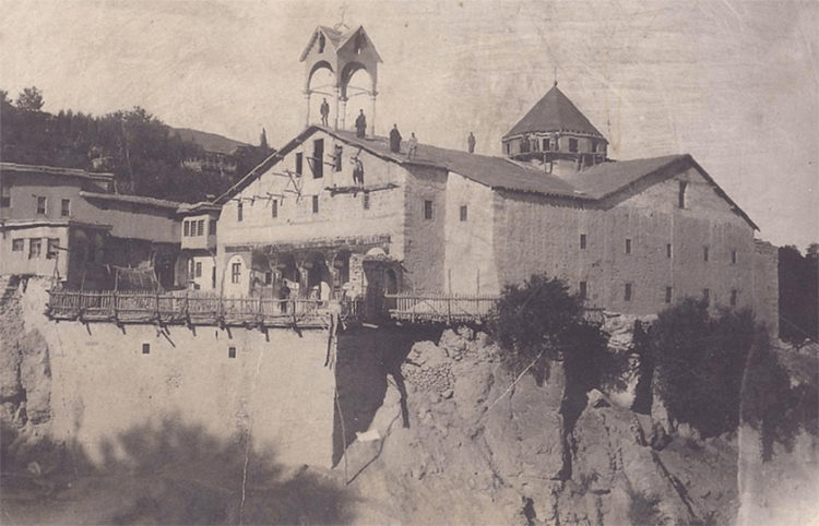 Η εκκλησία του Αραπγκίρ, μία από τις πιο υπέροχες στην Τουρκία, ανατινάχτηκε με δυναμίτη στις 18 Σεπτεμβρίου 1957 (πηγή: Ahval)