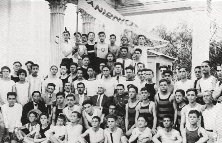Η υποδοχή προσφύγων αθλητών του Πανιωνίου το 1922 (φωτ.: Πανιώνιος ΓΣΣ)