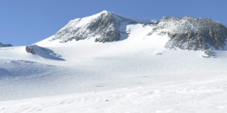 Το ψηλότερο βουνό της Ανταρκτικής (φωτ.: Christian Stangl)