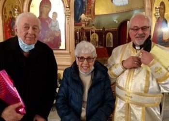 Το ζεύγος Χαρίλαου και Κατερίνα Σερεμέτη γιορτάζει τα 63 χρόνια έγγαμου βίου τους (φωτ.: Εθνικός Κήρυξ/ Μιχάλης Κακιάς)