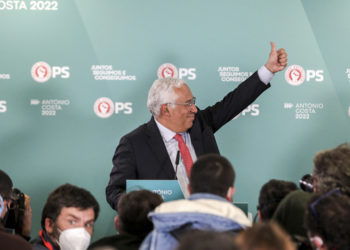 Ο Αντόνιο Κόστα μετά την ανακοίνωση των αποτελεσμάτων (φωτ.: EPA / Miguel A. Lopes)
