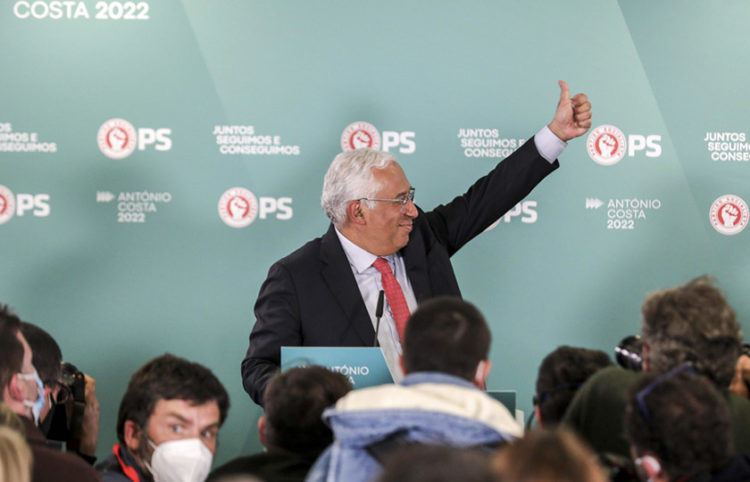 Ο Αντόνιο Κόστα μετά την ανακοίνωση των αποτελεσμάτων (φωτ.: EPA / Miguel A. Lopes)