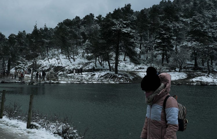 Χιόνια στη λίμνη Μπελέτσι στην Πάρνηθα (φωτ.: EUROKINISSI / Αντώνης Νικολόπουλος)