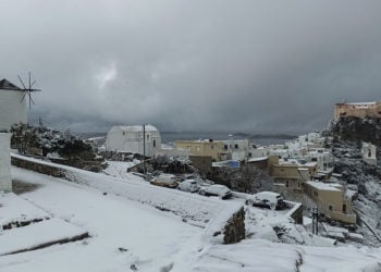 Χιονόπτωση στη Σύρο (φωτ.: EUROKINISSI / Μαίρη Καραβά)