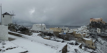 Χιονόπτωση στη Σύρο (φωτ.: EUROKINISSI / Μαίρη Καραβά)