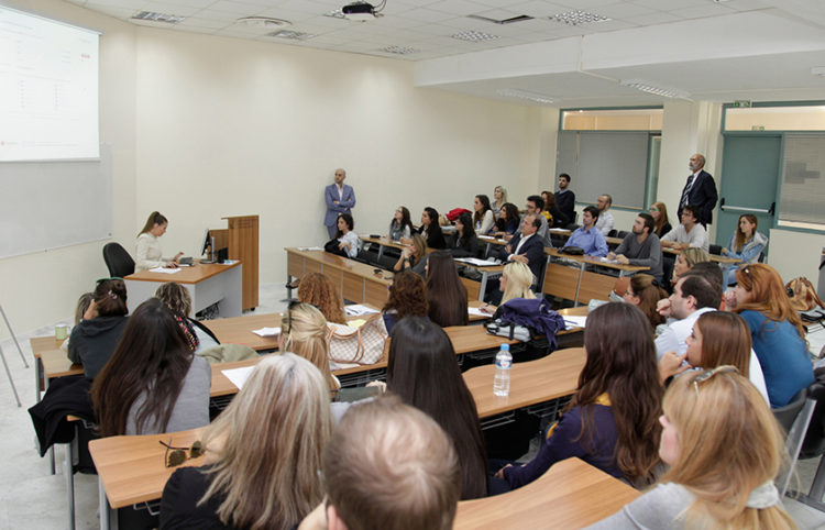 Μάθημα στο Διεθνές Πανεπιστήμιο της Ελλάδος / International Hellenic University (φωτ.: IHU)