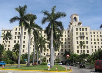 Το ξενοδοχείο Hotel Nacional στην Αβάνα είναι μία από τις τοποθεσίες όπου αναφέρθηκαν ασθενείς με το «Σύνδρομο της Αβάνας» (πηγή: en.wikipedia.org/wiki/Havana_syndrome)