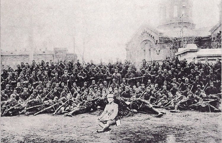 Ελληνικά στρατεύματα στους αυτοκρατορικούς στρατώνες της Οδησσού (πηγή: Wikipedia)
