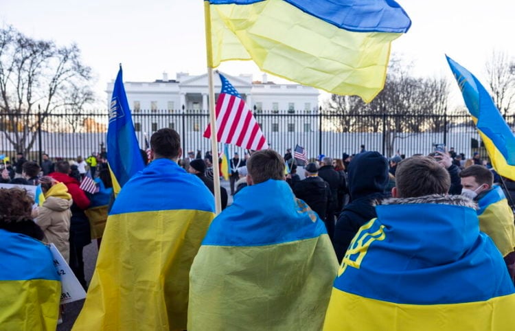 Πορεία διαμαρτυρίας υπέρ της Ουκρανίας στις ΗΠΑ (φωτ.: EPA/ Jim Lo Scalzo)