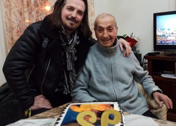 Ο Κώστας Νεστορίδης με τον γιο του Γιώργο, χθες στα γενέθλιά του (πηγή: facebook.com/george.nestoridis.7)
