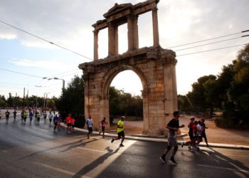 Εικόνα από τον Ημιμαραθώνιο της Αθήνας που έγινε τον Σεπτέμβριο του 2021
(φωτ.: ΑΠΕ-ΜΠΕ/Ορέστης Παναγιώτου)